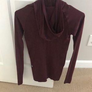 Lululemon long sleeve w Hoodie Burgandy 4